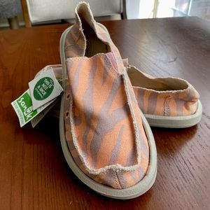 Sanuk Girls Size 2 Slip on Shoes Zebra Print Spring